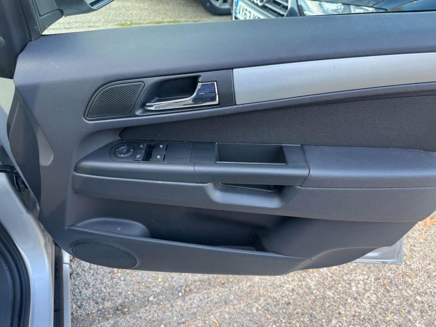 Used Vauxhall Zafira 2013 for sale - 76120240: Photo 10