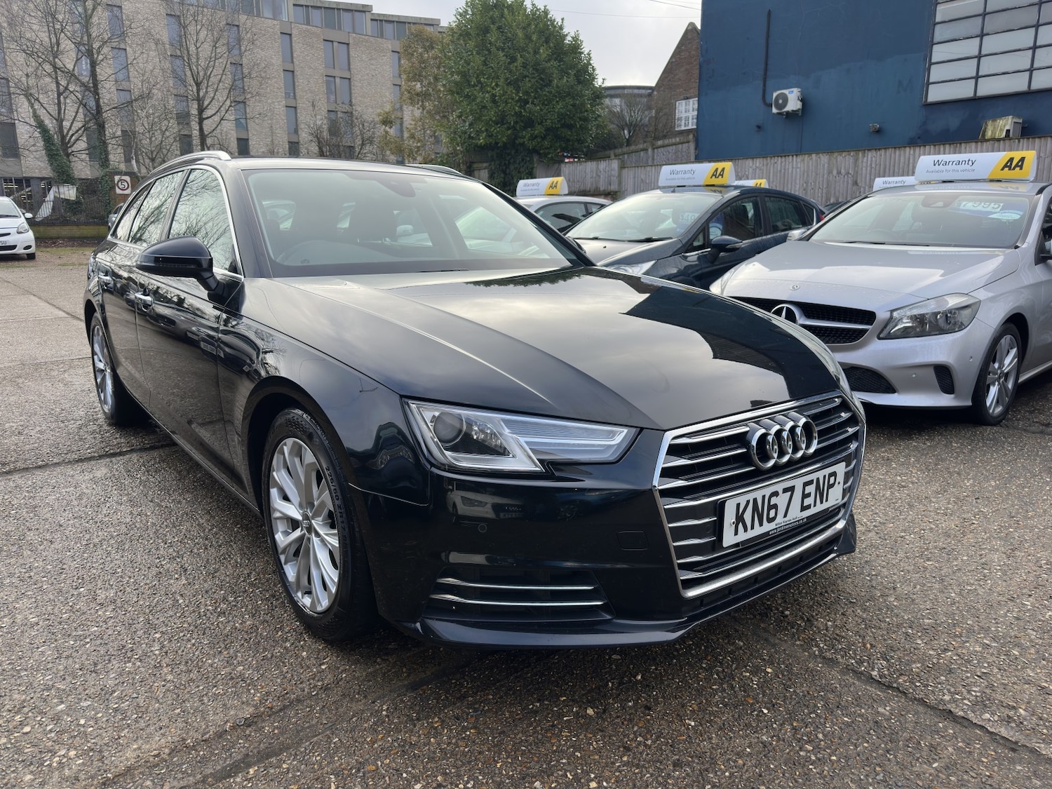 Used Audi A4 Avant 2017 for sale - 77357370: Photo 1