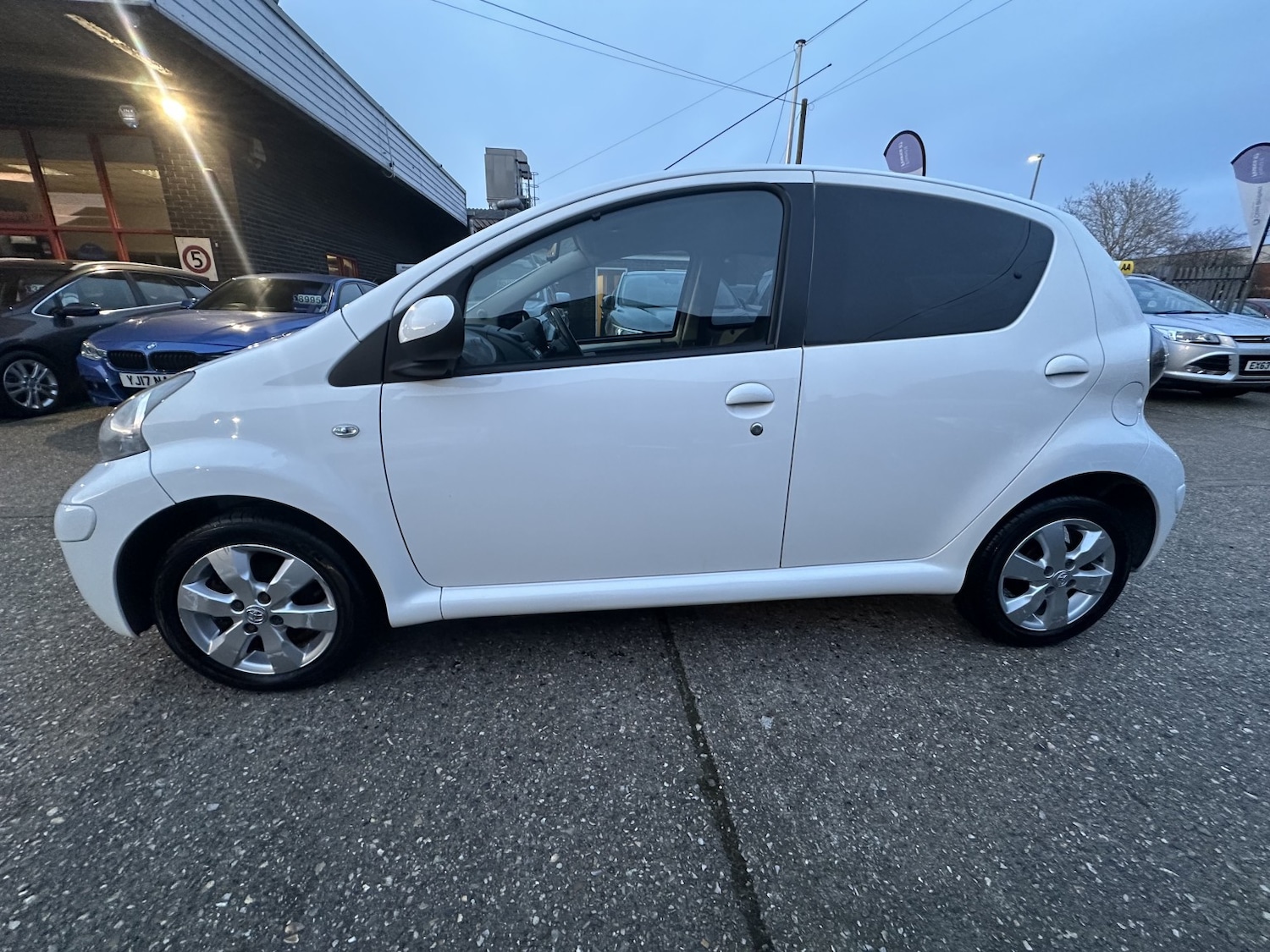Used Toyota AYGO 2012 for sale - 77357352: Photo 4