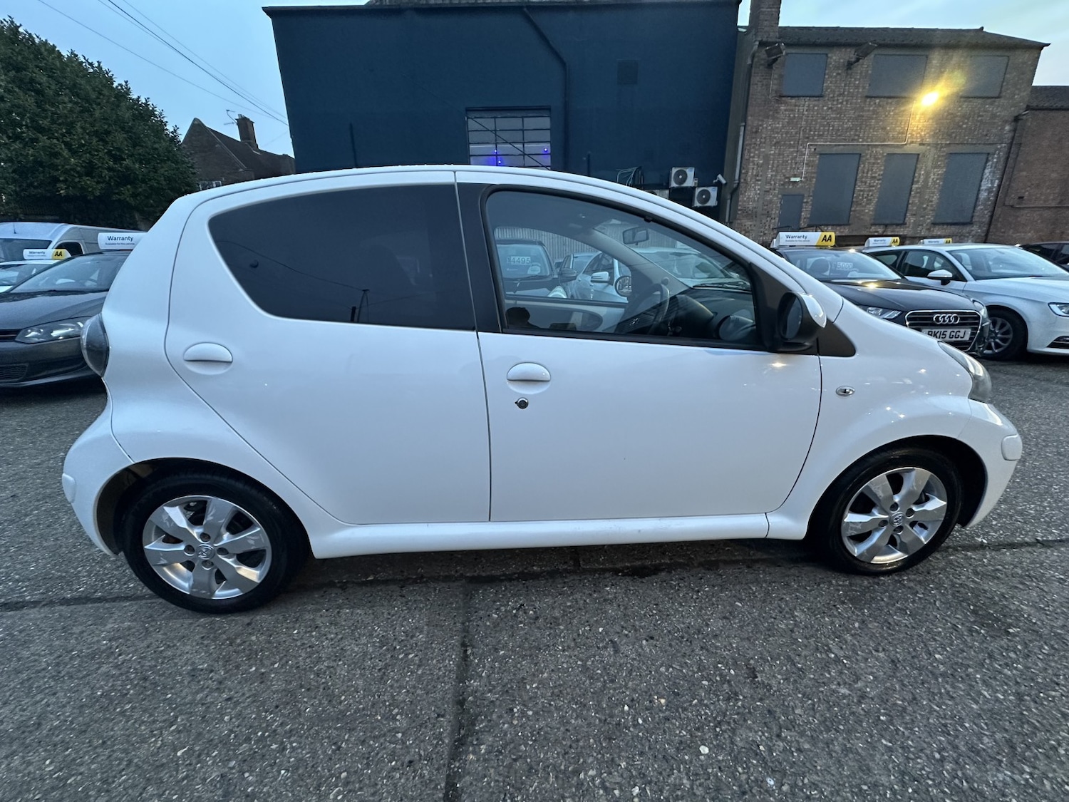 Used Toyota AYGO 2012 for sale - 77357352: Photo 8