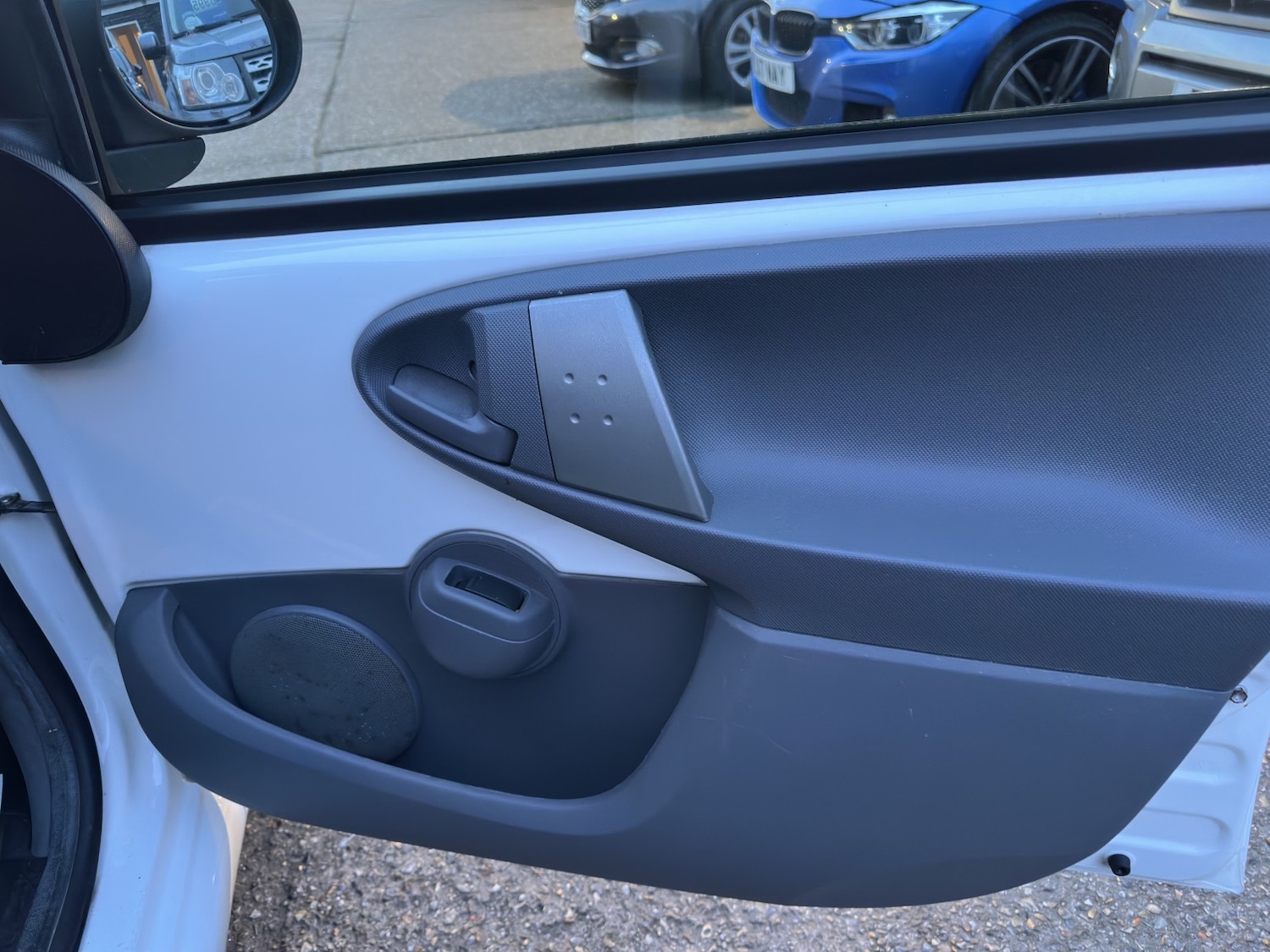 Used Toyota AYGO 2012 for sale - 77357352: Photo 9