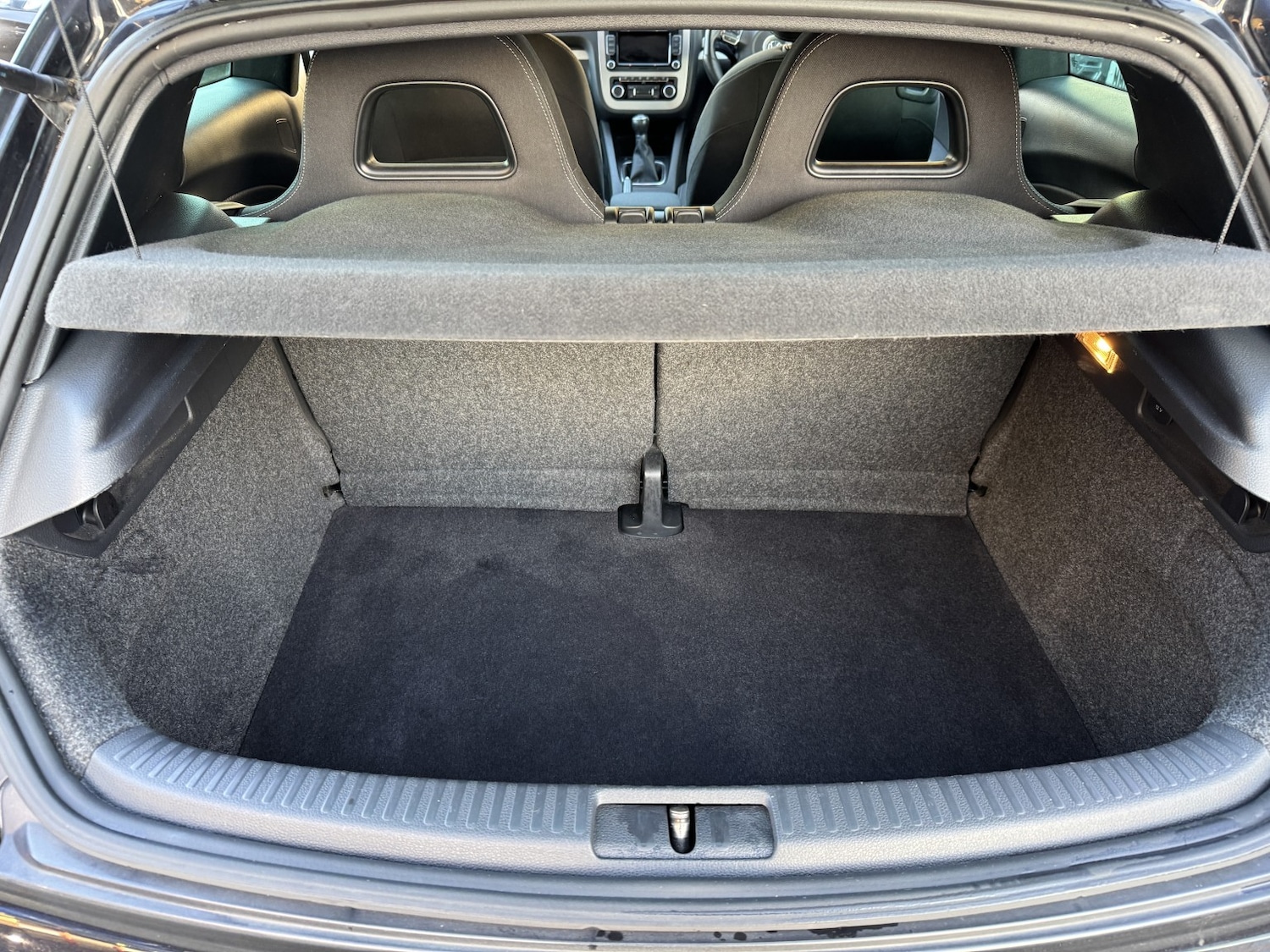 Used Volkswagen Scirocco 2011 for sale - 78038987: Photo 14