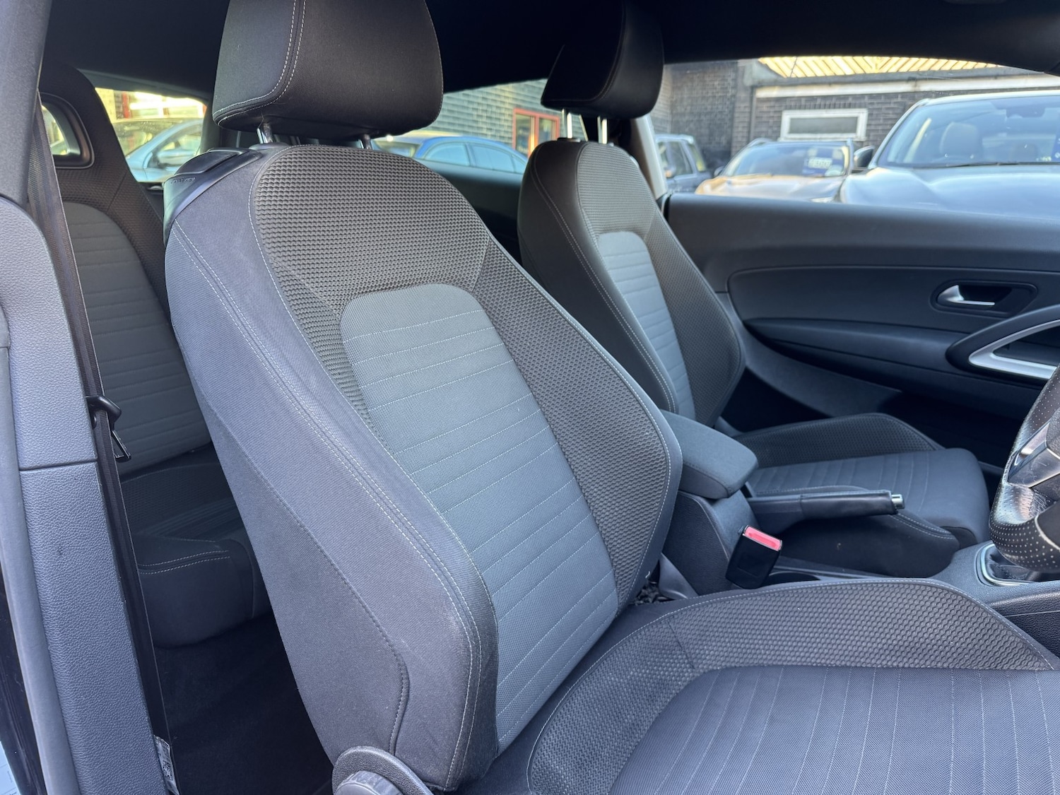 Used Volkswagen Scirocco 2011 for sale - 78038987: Photo 8