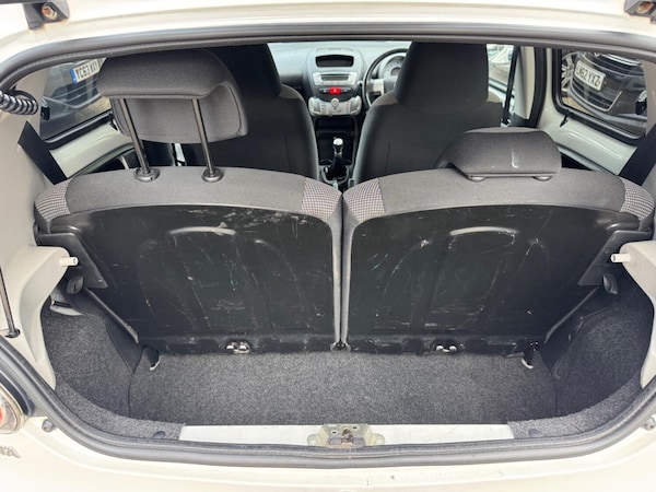 Used Toyota AYGO 2013 for sale - 75244873: Photo 13
