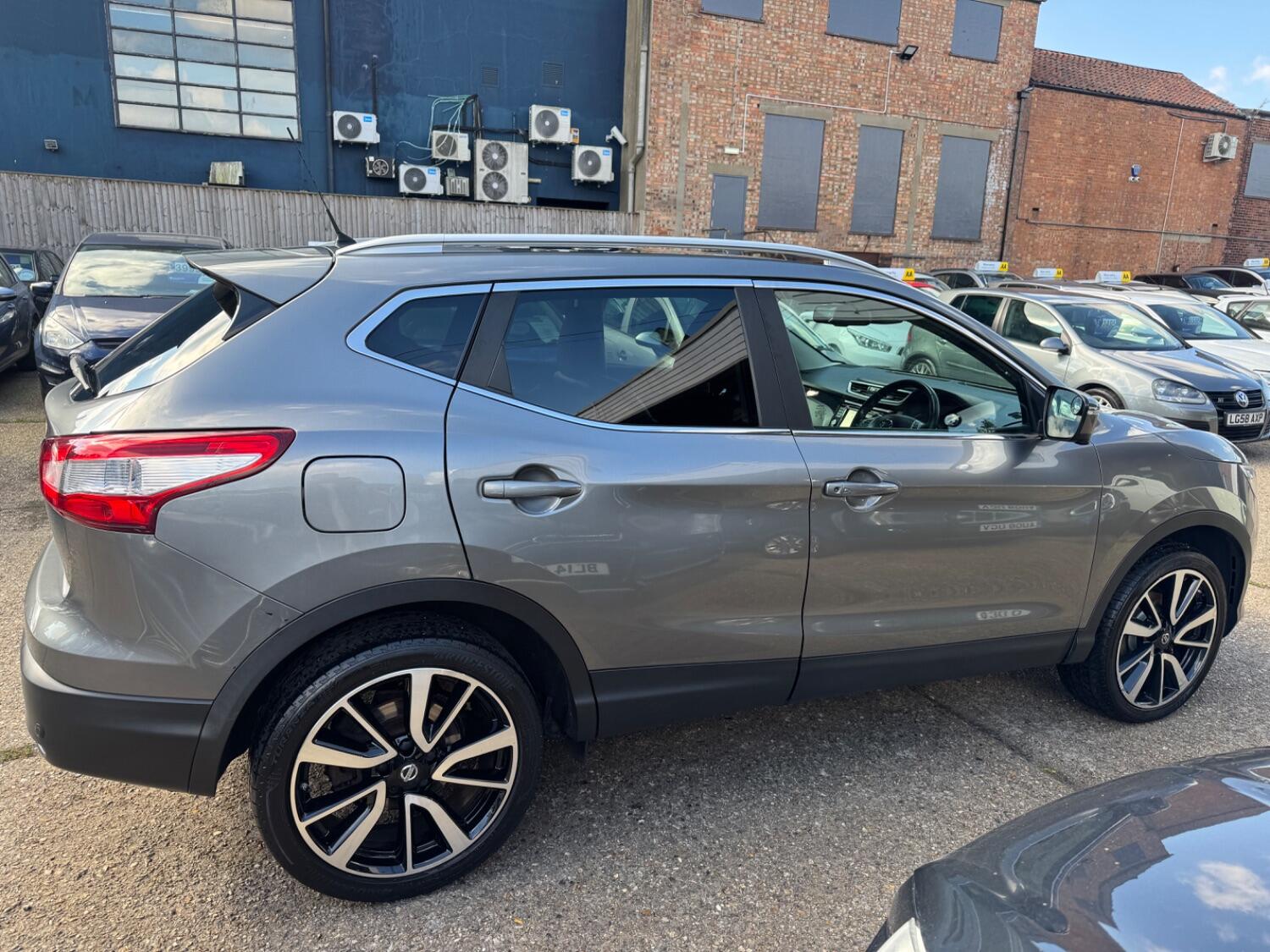 Used Nissan Qashqai 2016 for sale - 76093788: Photo 8