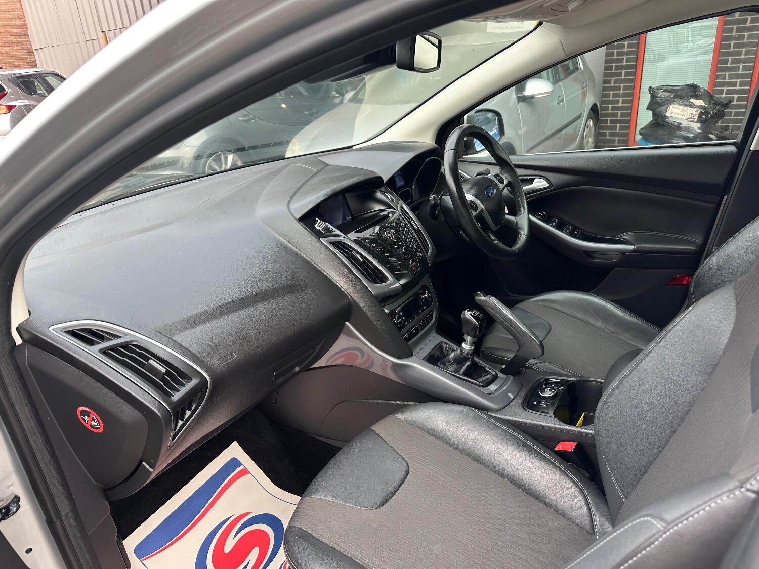 Used Ford Focus 2011 for sale - 76225263: Photo 12