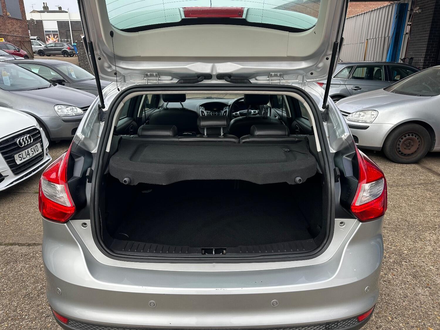 Used Ford Focus 2011 for sale - 76225263: Photo 14