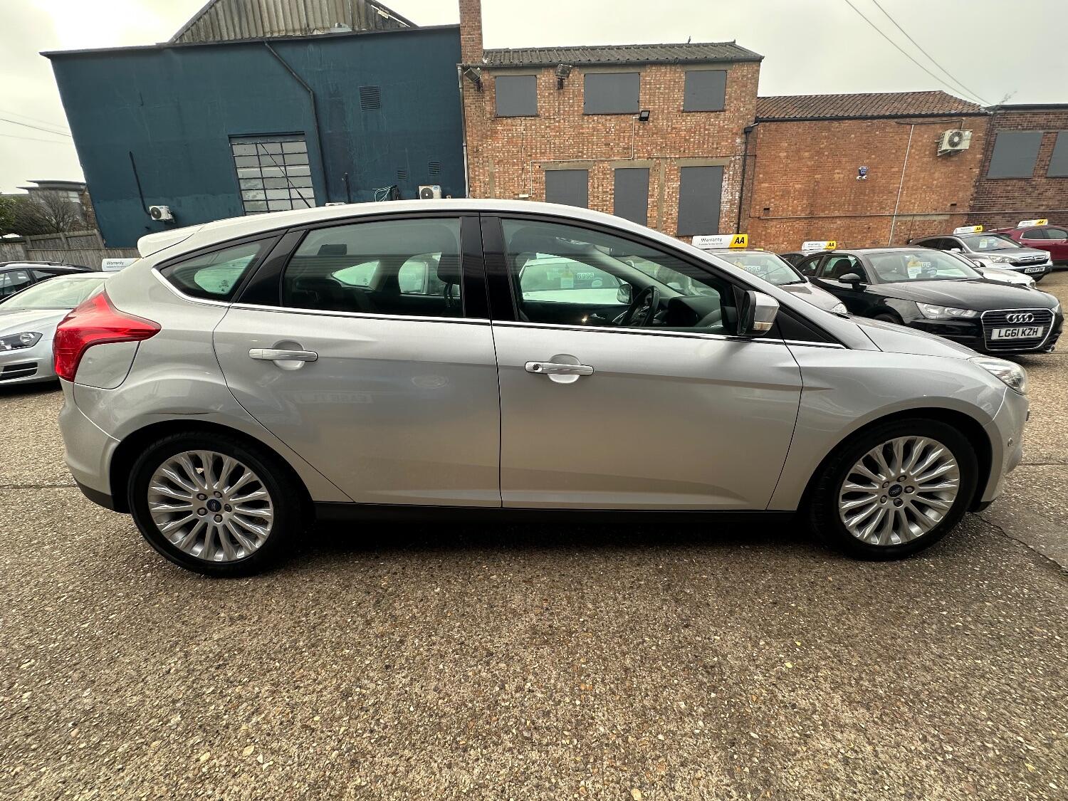 Used Ford Focus 2011 for sale - 76225263: Photo 8