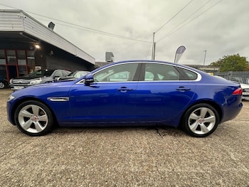 Used Jaguar XF 2017 for sale - 76262953: Photo 4