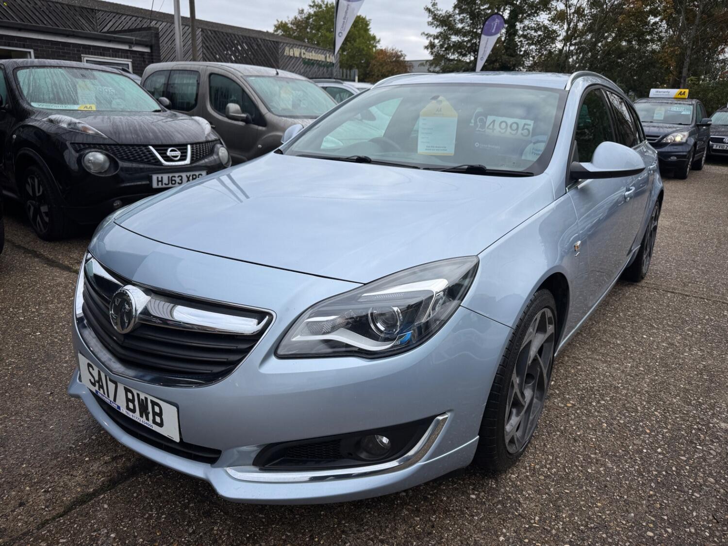 Used Vauxhall Insignia 2017 for sale - 76120259: Photo 2