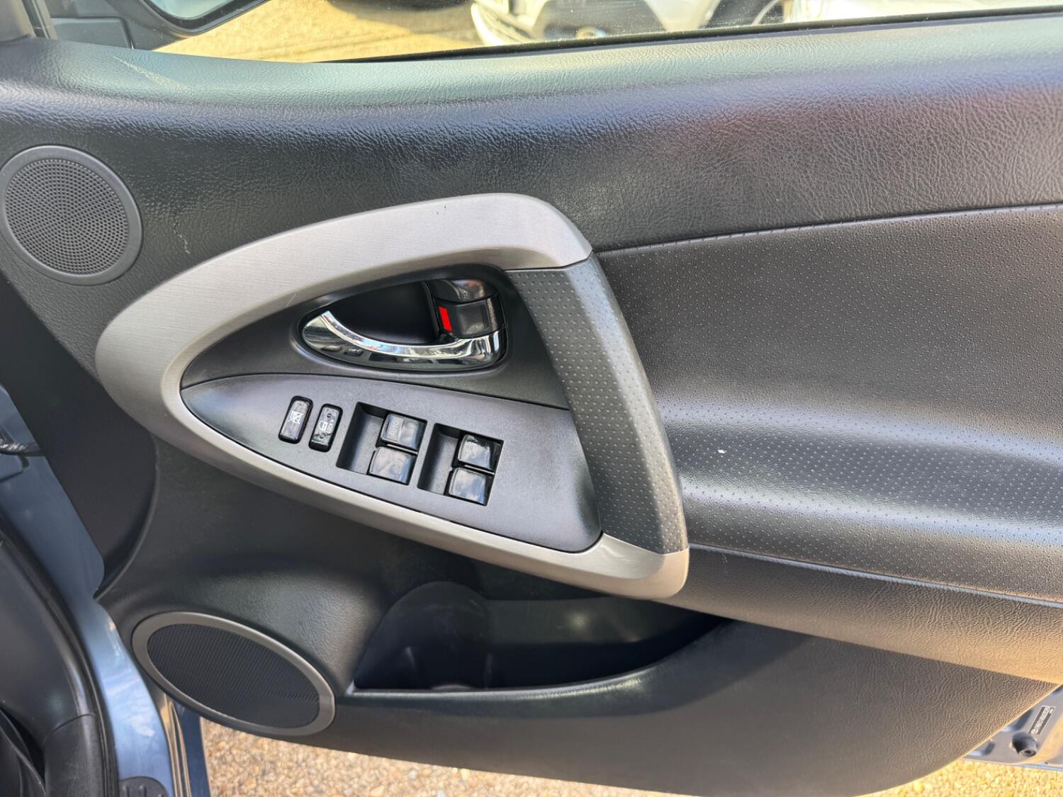 Used Toyota RAV4 2006 for sale - 76794625: Photo 11