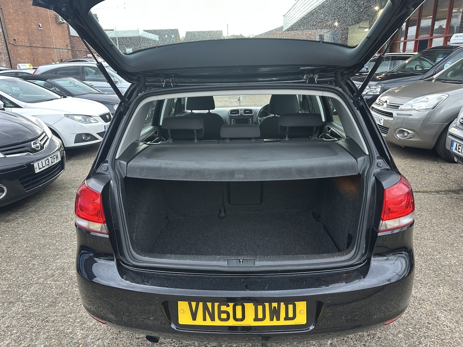 Used Volkswagen Golf 2010 for sale - 76687283: Photo 14