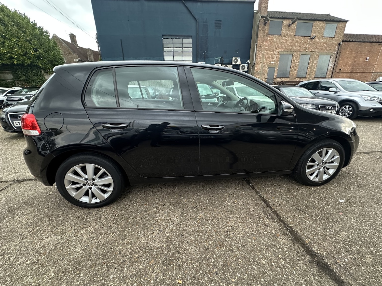 Used Volkswagen Golf 2010 for sale - 76687283: Photo 8