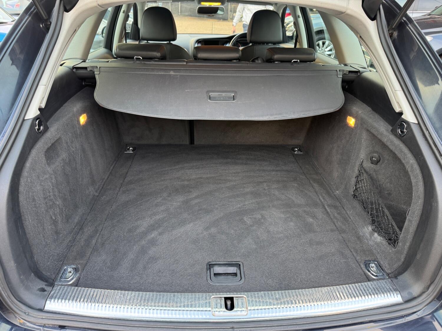 Used Audi A4 Avant 2014 for sale - 76262959: Photo 12