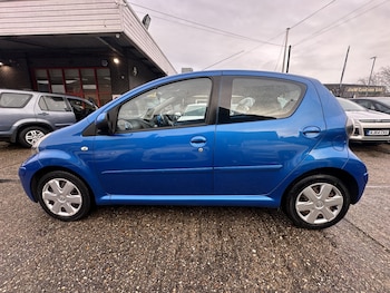 Used Toyota AYGO 2010 for sale - 77241884: Photo