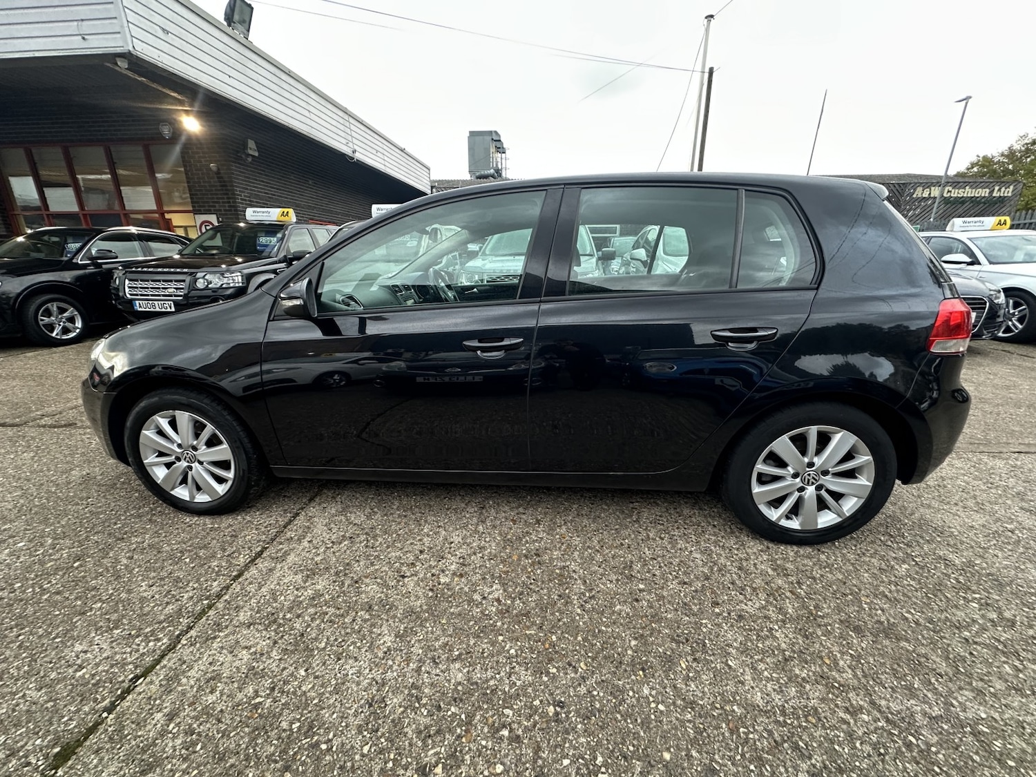 Used Volkswagen Golf 2010 for sale - 76334760: Photo 4