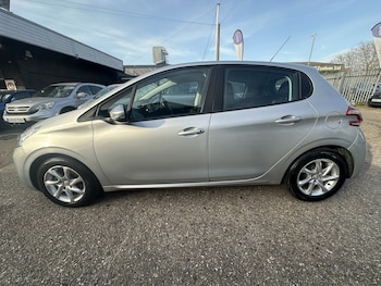 Used Peugeot 208 2014 for sale - 78168800: Photo