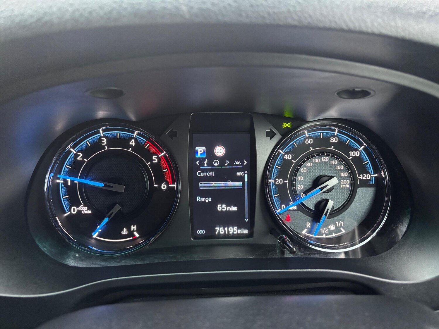 Used Toyota Hilux 2021 for sale - 76714270: Photo 16