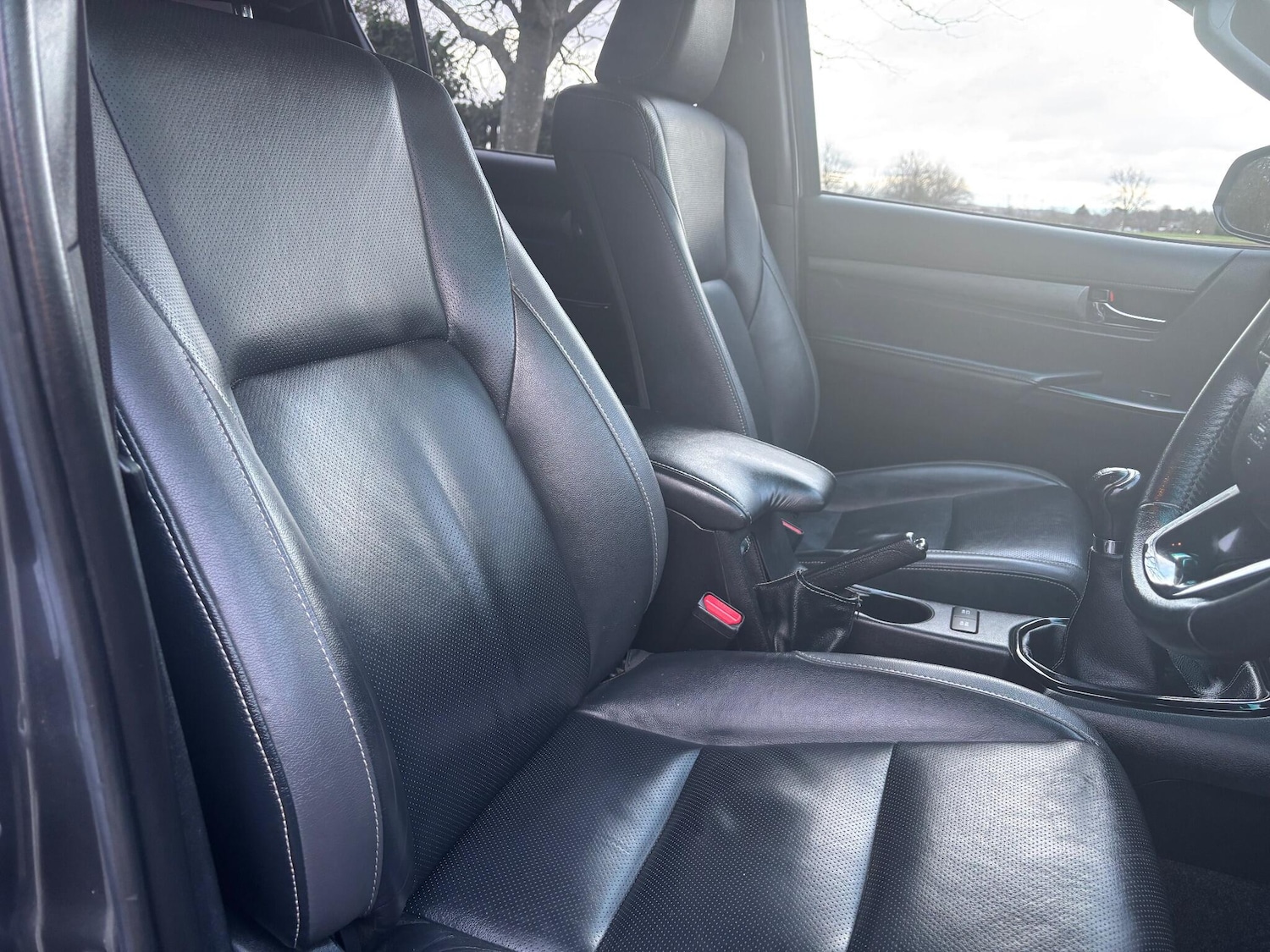 Used Toyota Hilux 2021 for sale - 77683125: Photo 14