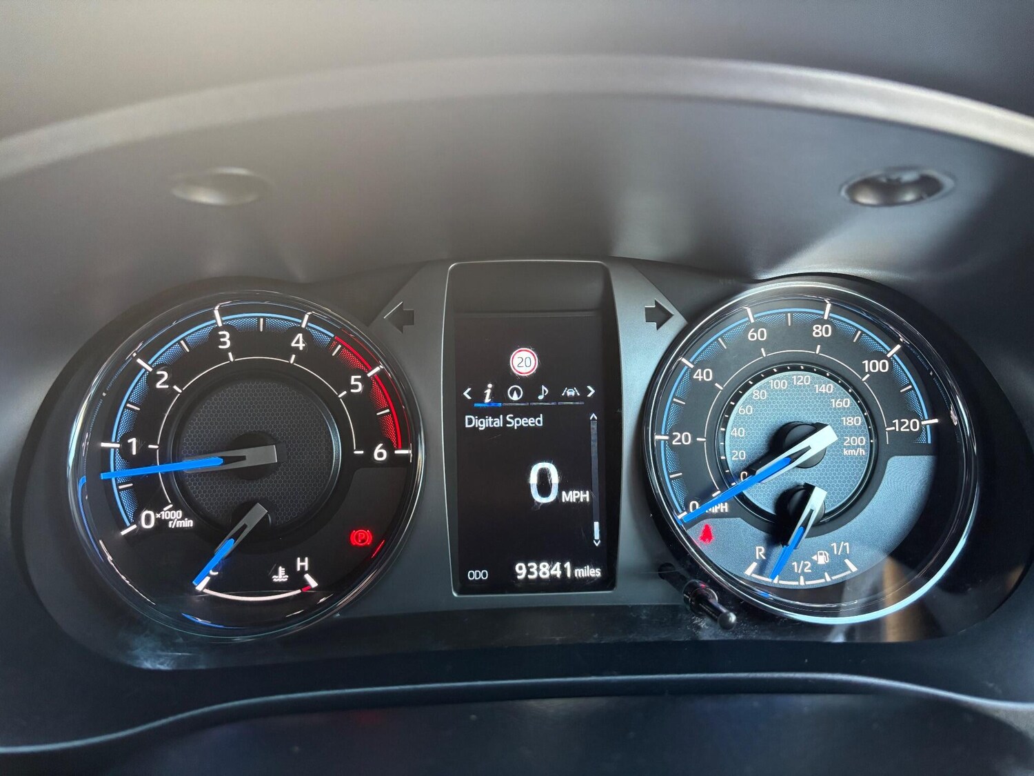 Used Toyota Hilux 2021 for sale - 76727399: Photo 16