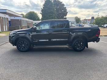 Used Toyota Hilux 2023 for sale - 79509027: Photo