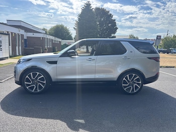 Used Land Rover Discovery 2019 for sale - 79509327: Photo