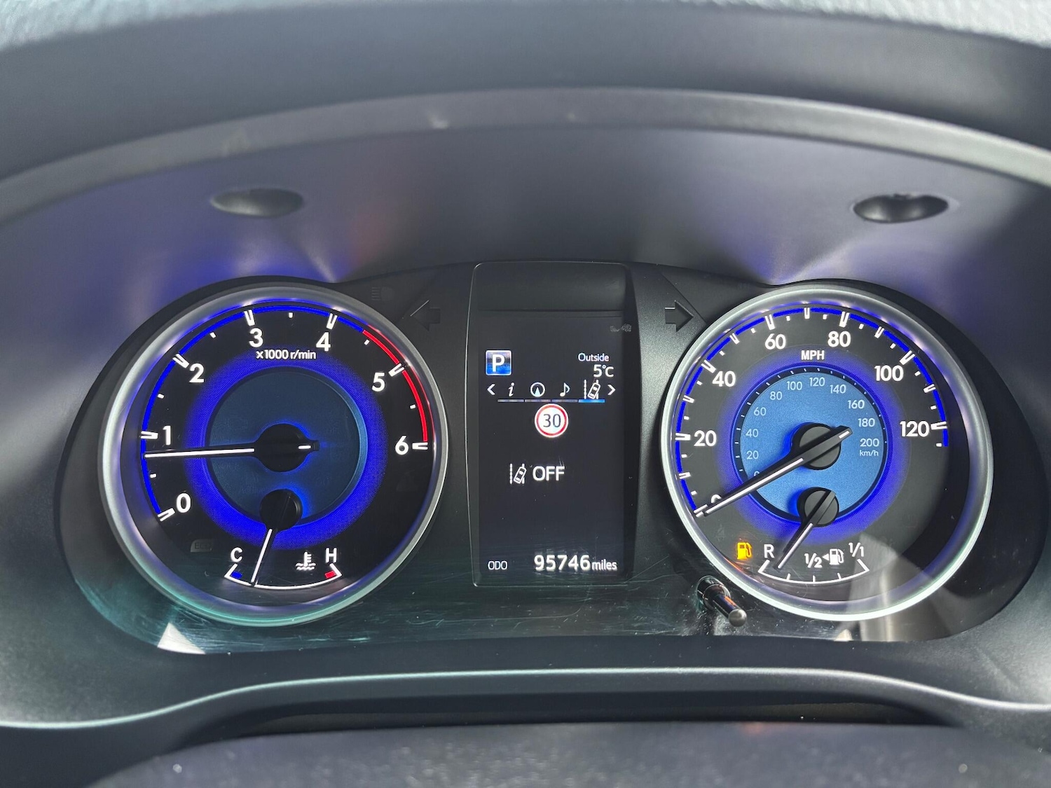 Used Toyota Hilux 2016 for sale - 77074950: Photo 16