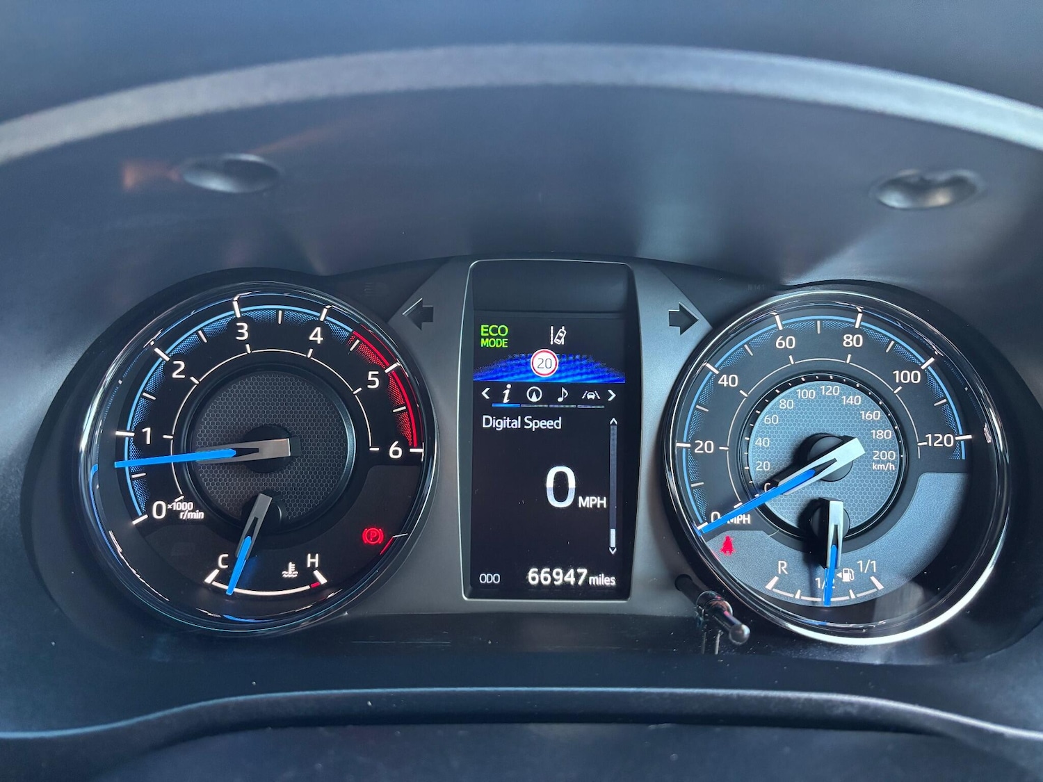 Used Toyota Hilux 2021 for sale - 76989495: Photo 16