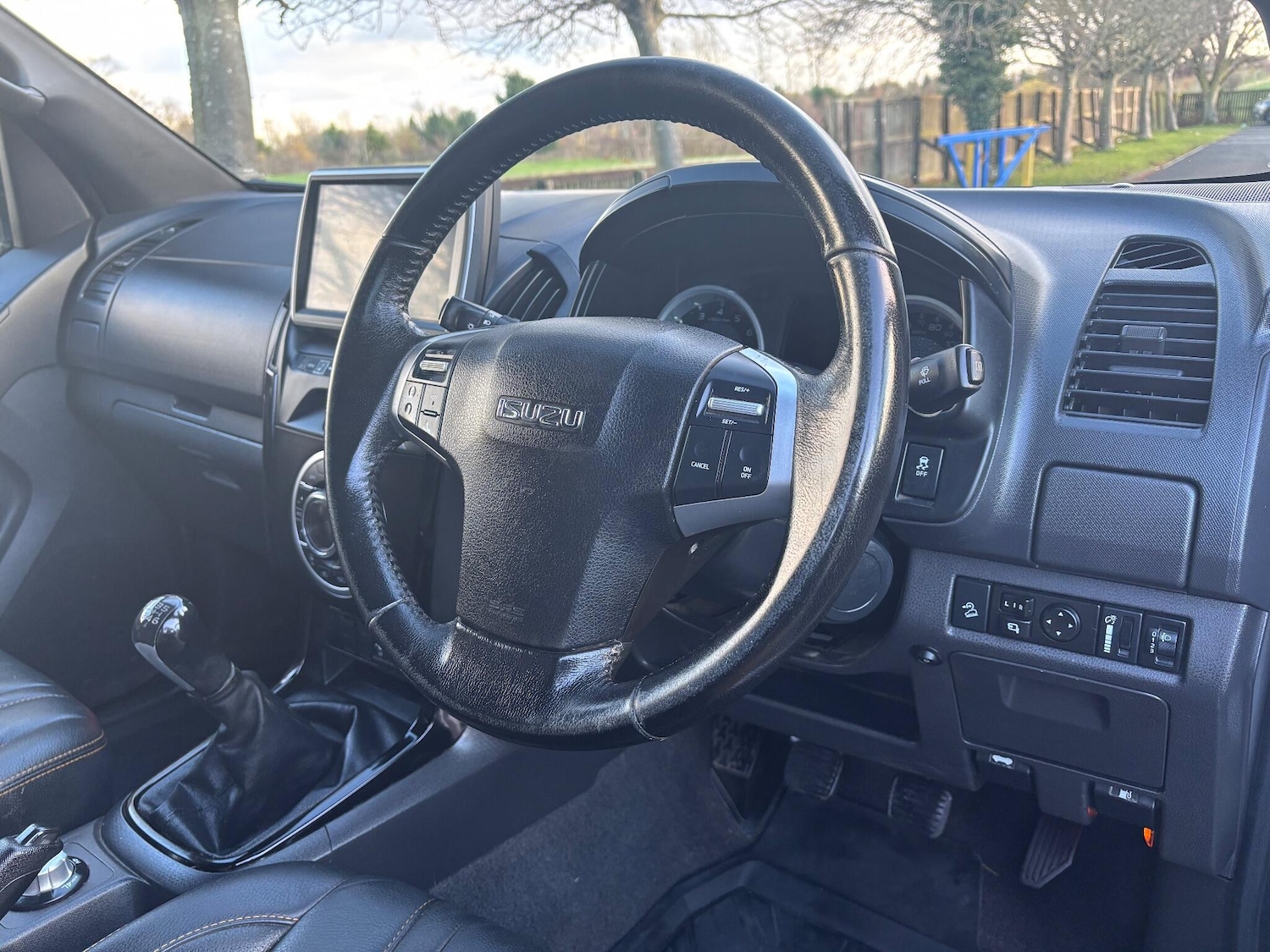 Used Isuzu D-Max 2017 for sale - 76997560: Photo 9