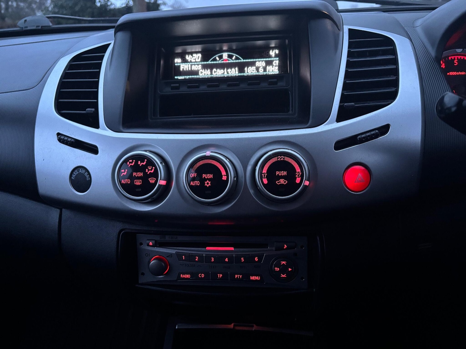 Used Mitsubishi L200 2014 for sale - 77238130: Photo 11