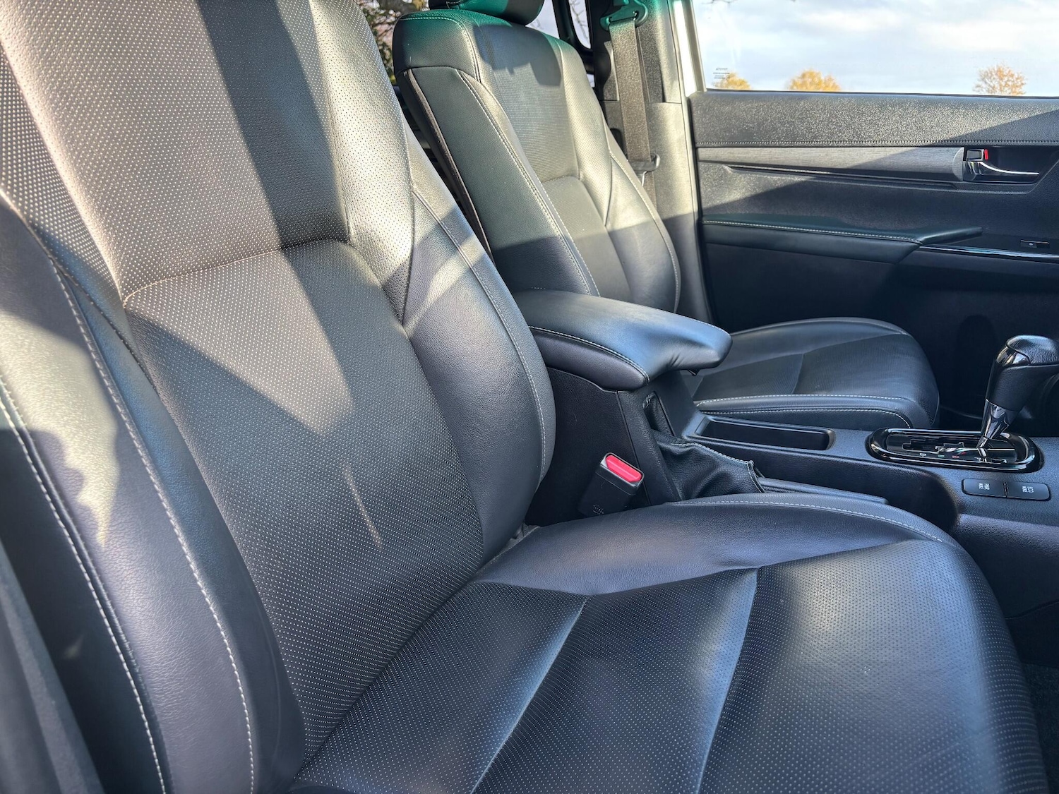 Used Toyota Hilux 2021 for sale - 76606885: Photo 14