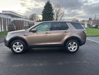 Used Land Rover Discovery Sport 2016 for sale - 77016915: Photo
