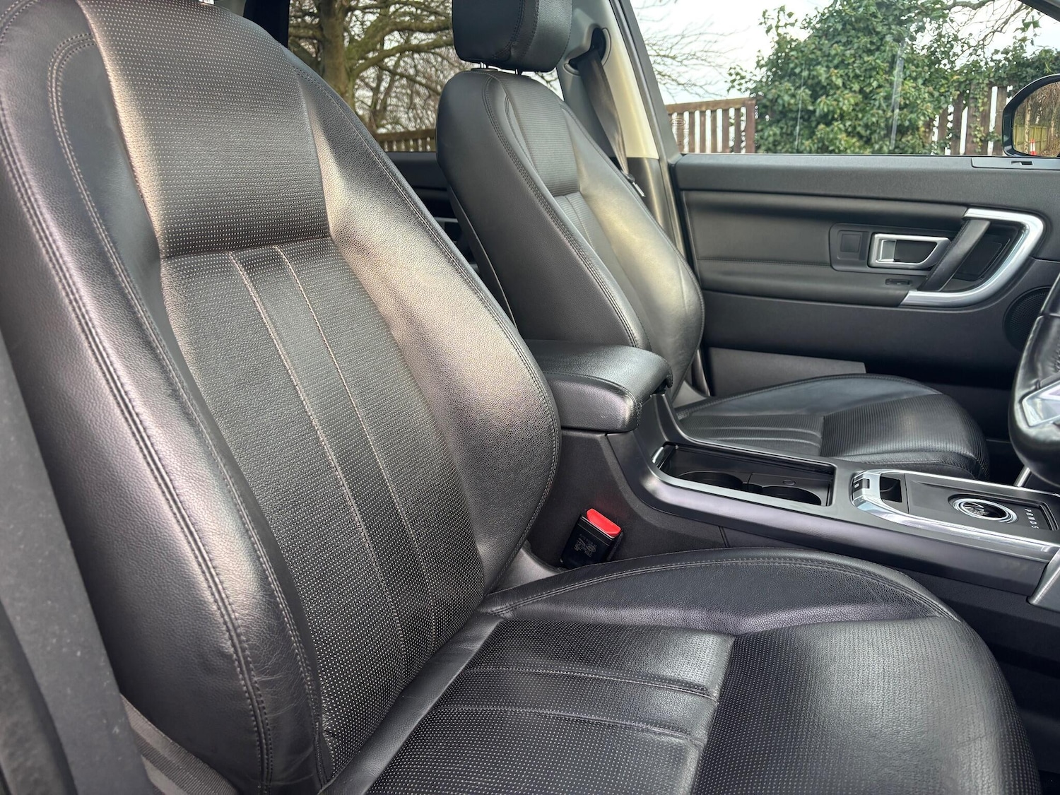 Used Land Rover Discovery Sport 2015 for sale - 76965106: Photo 15