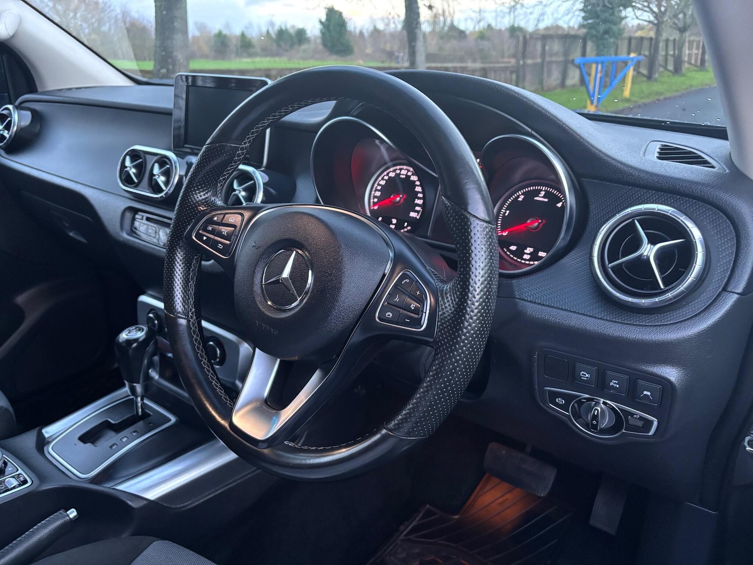 Used Mercedes-Benz X Class 2020 for sale - 76688905: Photo 8