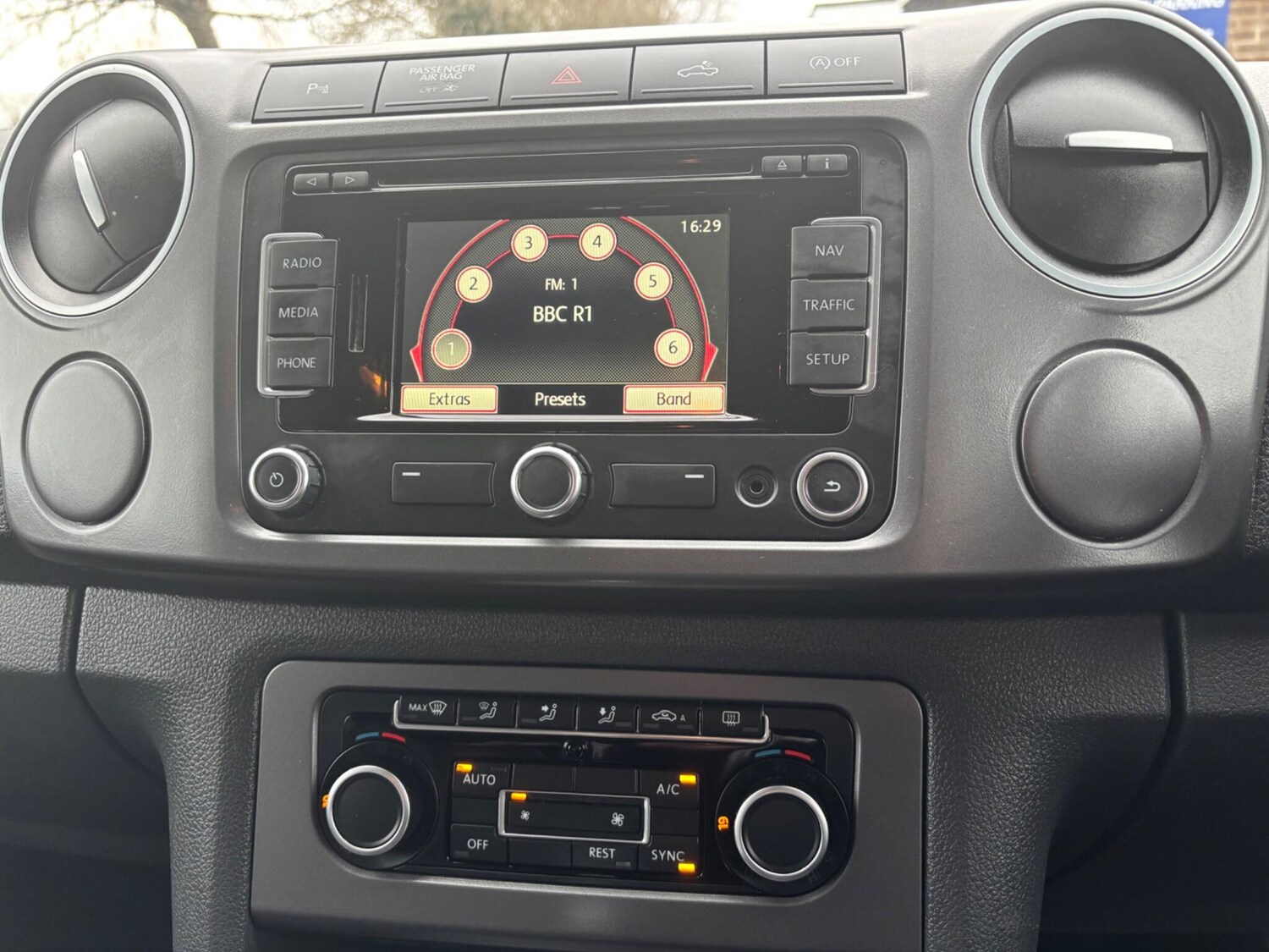 Used Volkswagen Amarok 2016 for sale - 77958159: Photo 11