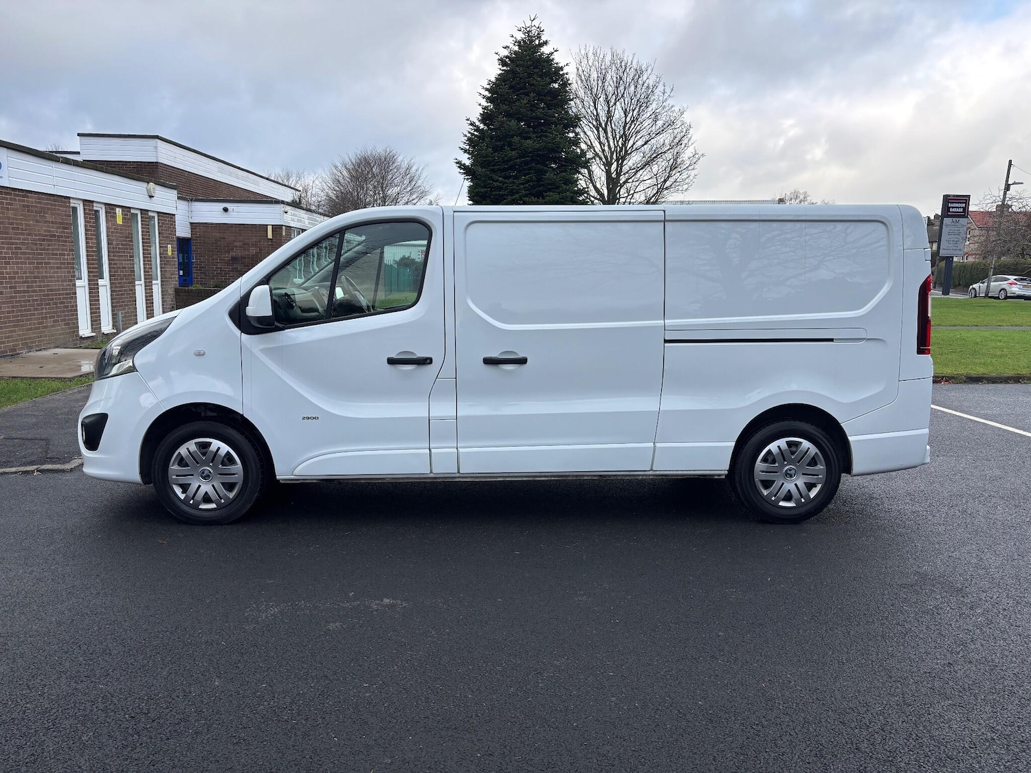 Used Vauxhall Vivaro 2015 for sale - 77496226: Photo 4