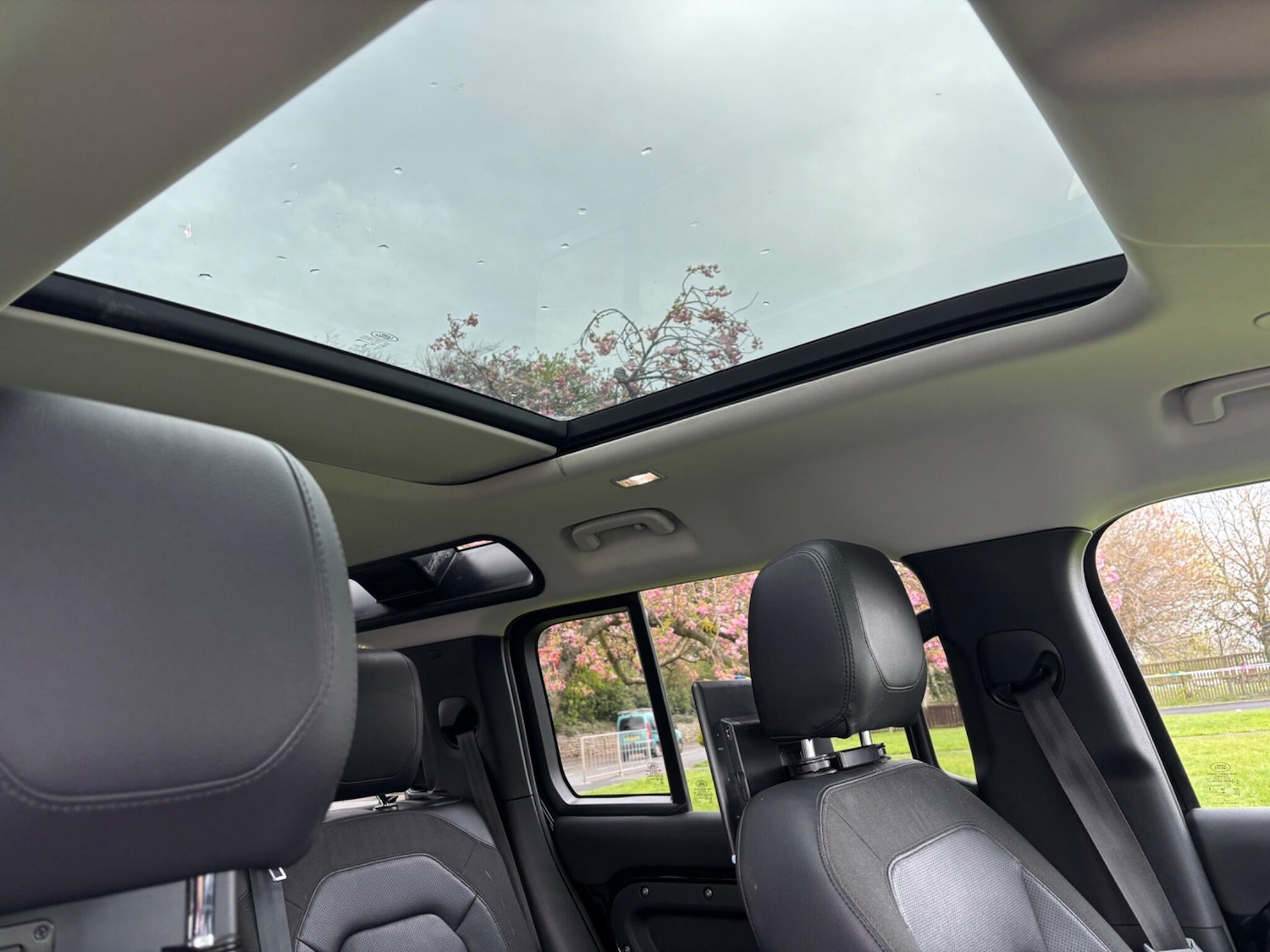 Used Land Rover Defender 110 for sale - 78215107: Photo 18