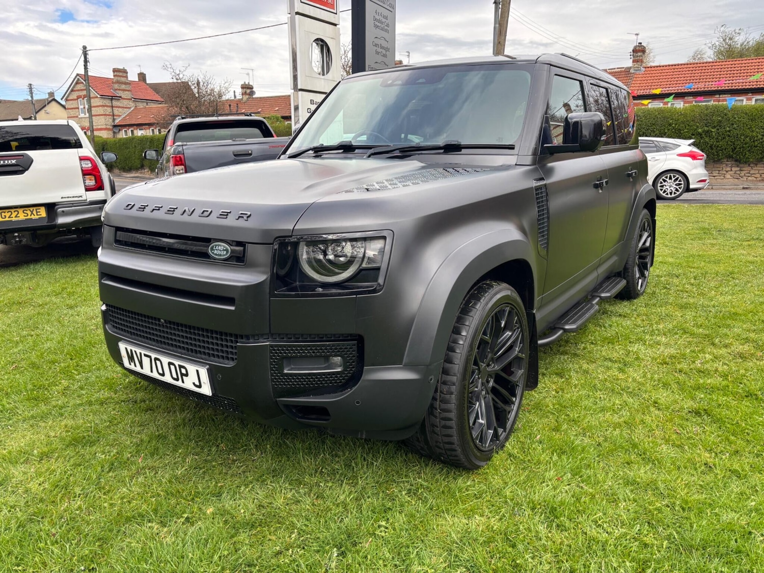 Used Land Rover Defender 110 for sale - 78215107: Photo 3