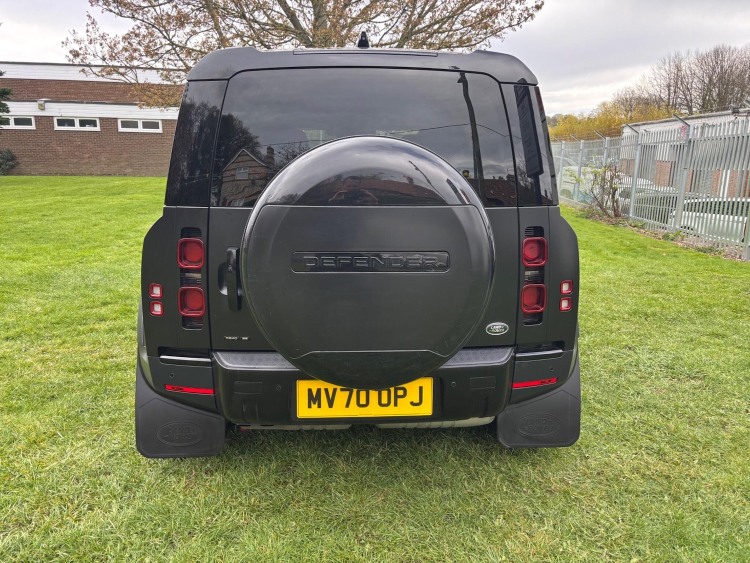 Used Land Rover Defender 110 for sale - 78215107: Photo 6