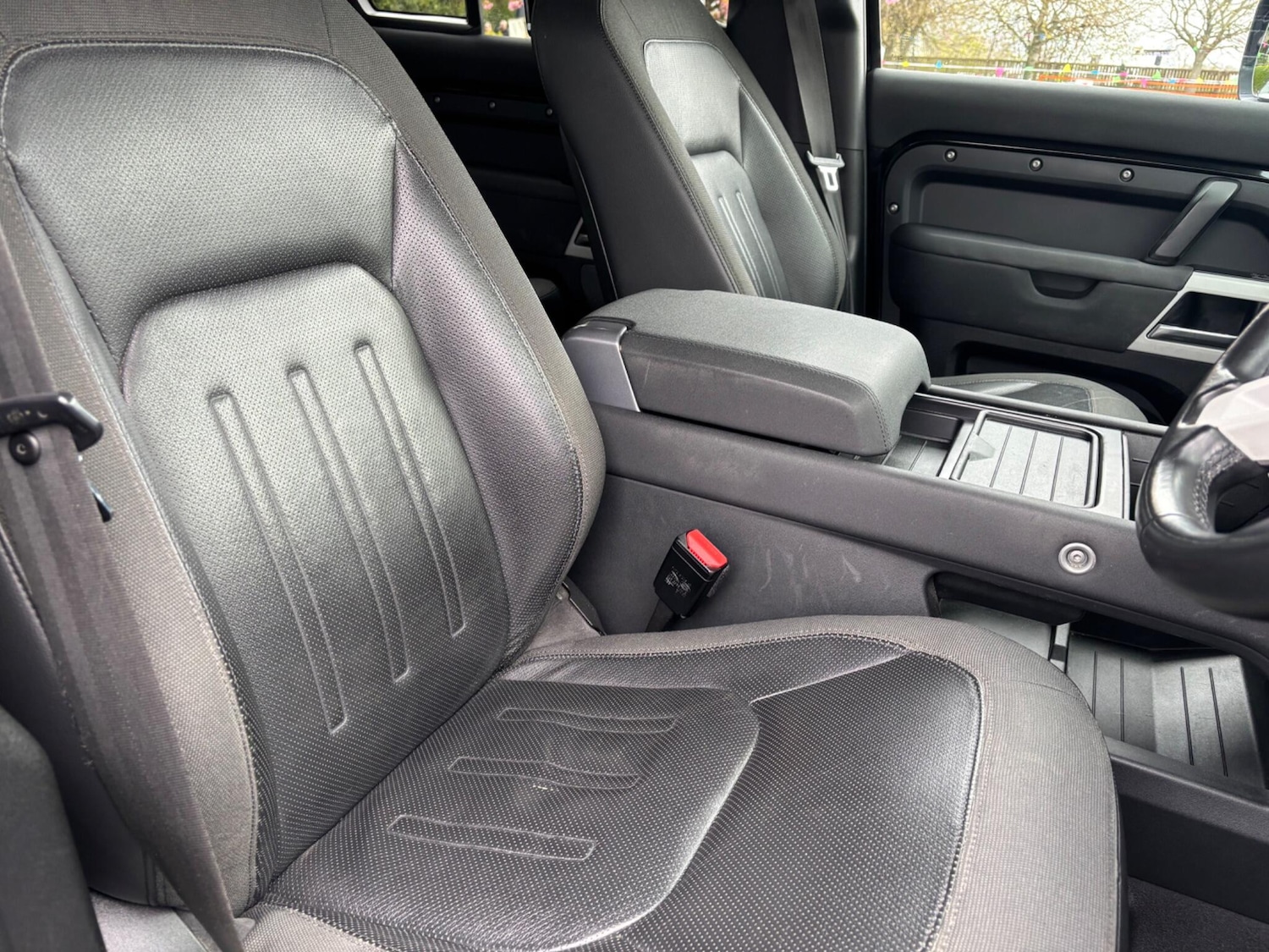 Used Land Rover Defender 110 for sale - 78215107: Photo 9