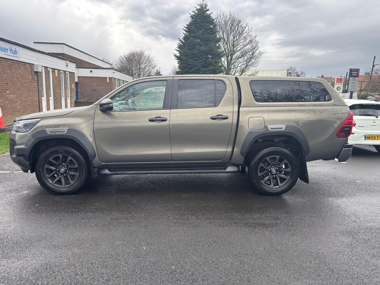 Used Toyota Hilux 2022 for sale - 77853097: Photo 4