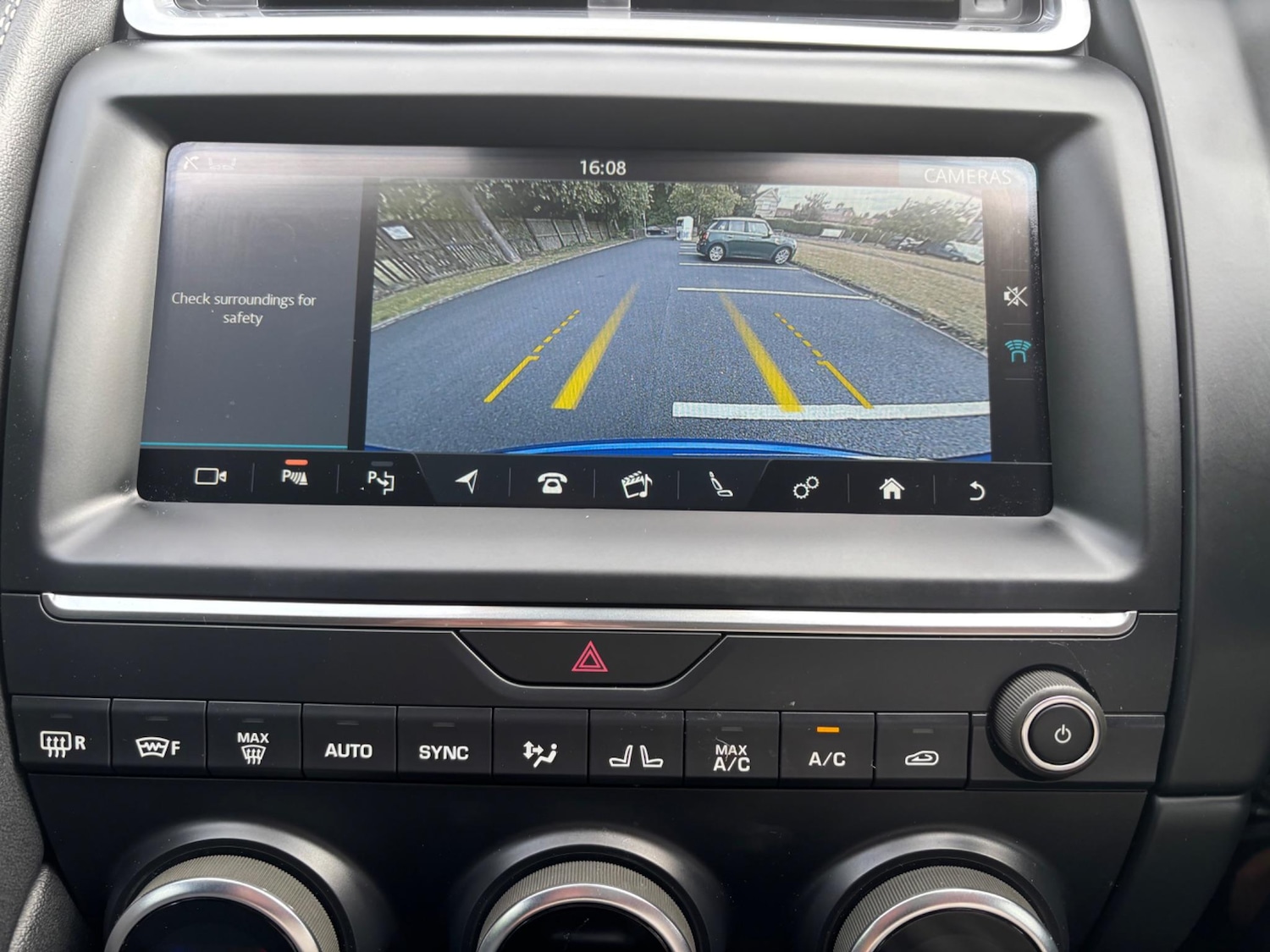 Used Jaguar E-Pace 2019 for sale - 76993704: Photo 15