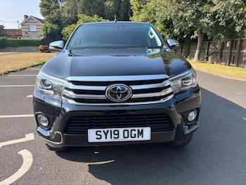 Used Toyota Hilux 2019 for sale - 79225015: Photo
