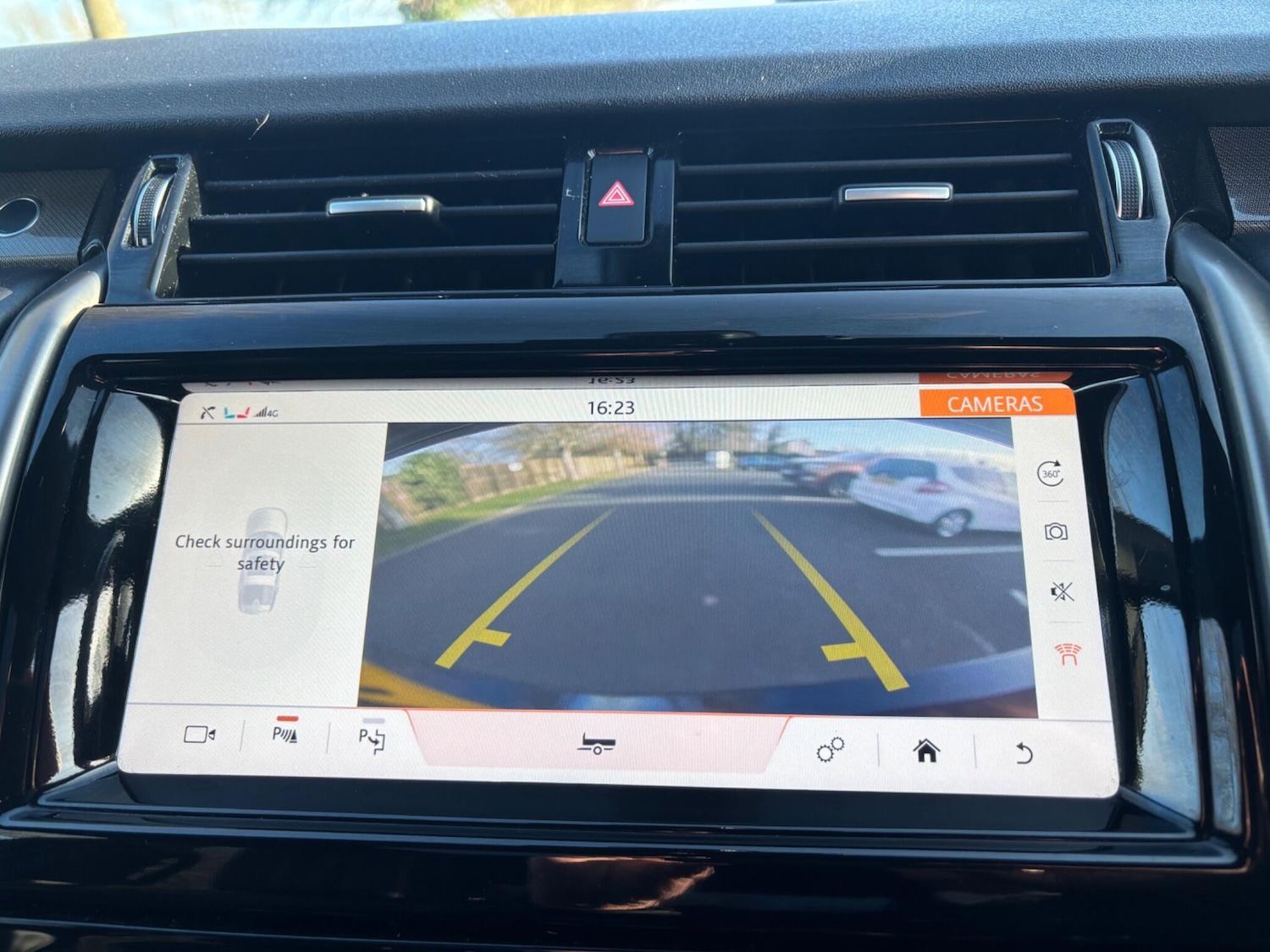 Used Land Rover Discovery 2020 for sale - 77839373: Photo 14