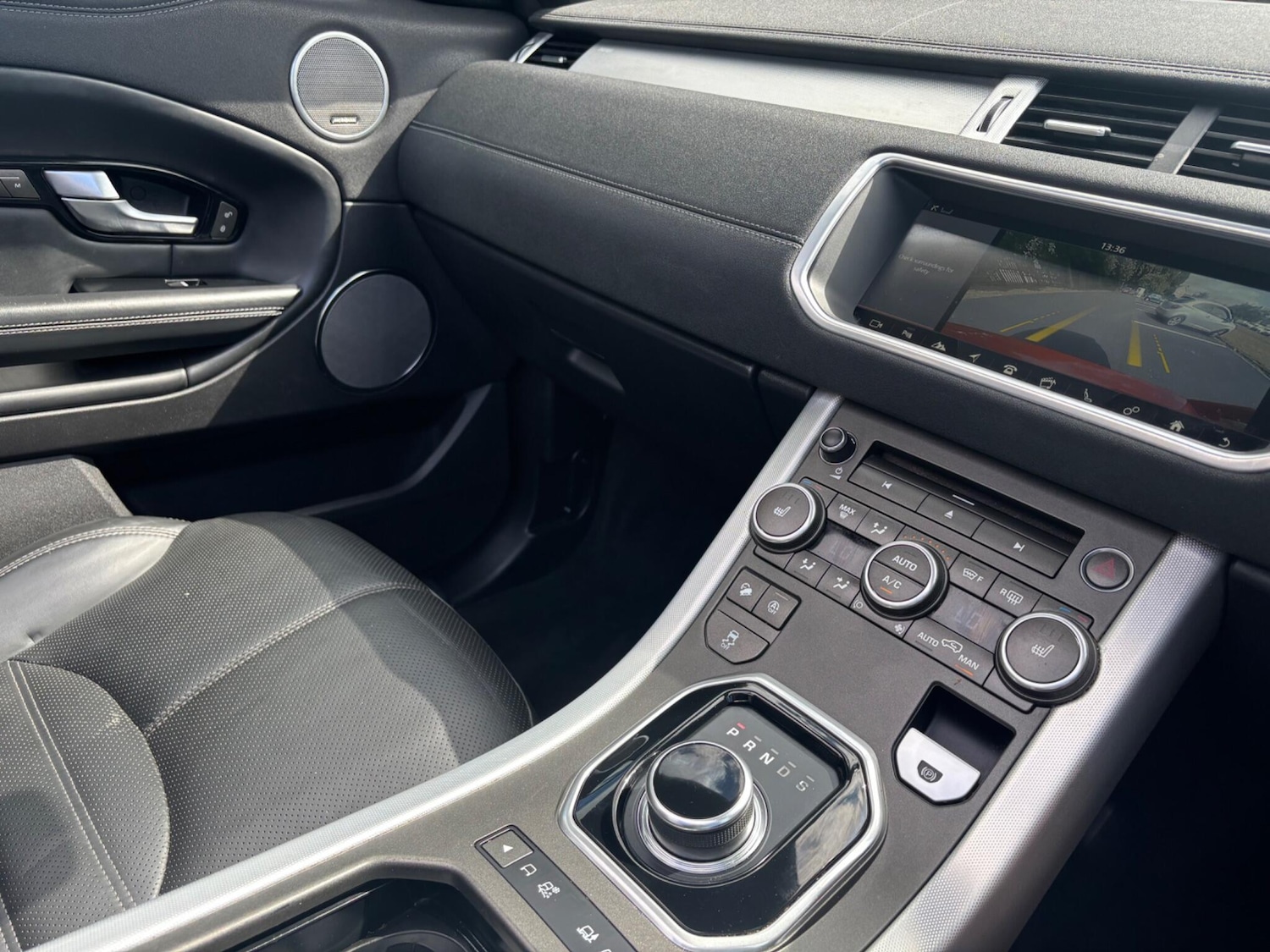 Used Land Rover Range Rover Evoque 2018 for sale - 76988650: Photo 17