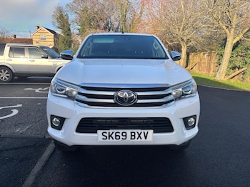 Used Toyota Hilux 2019 for sale - 77015853: Photo