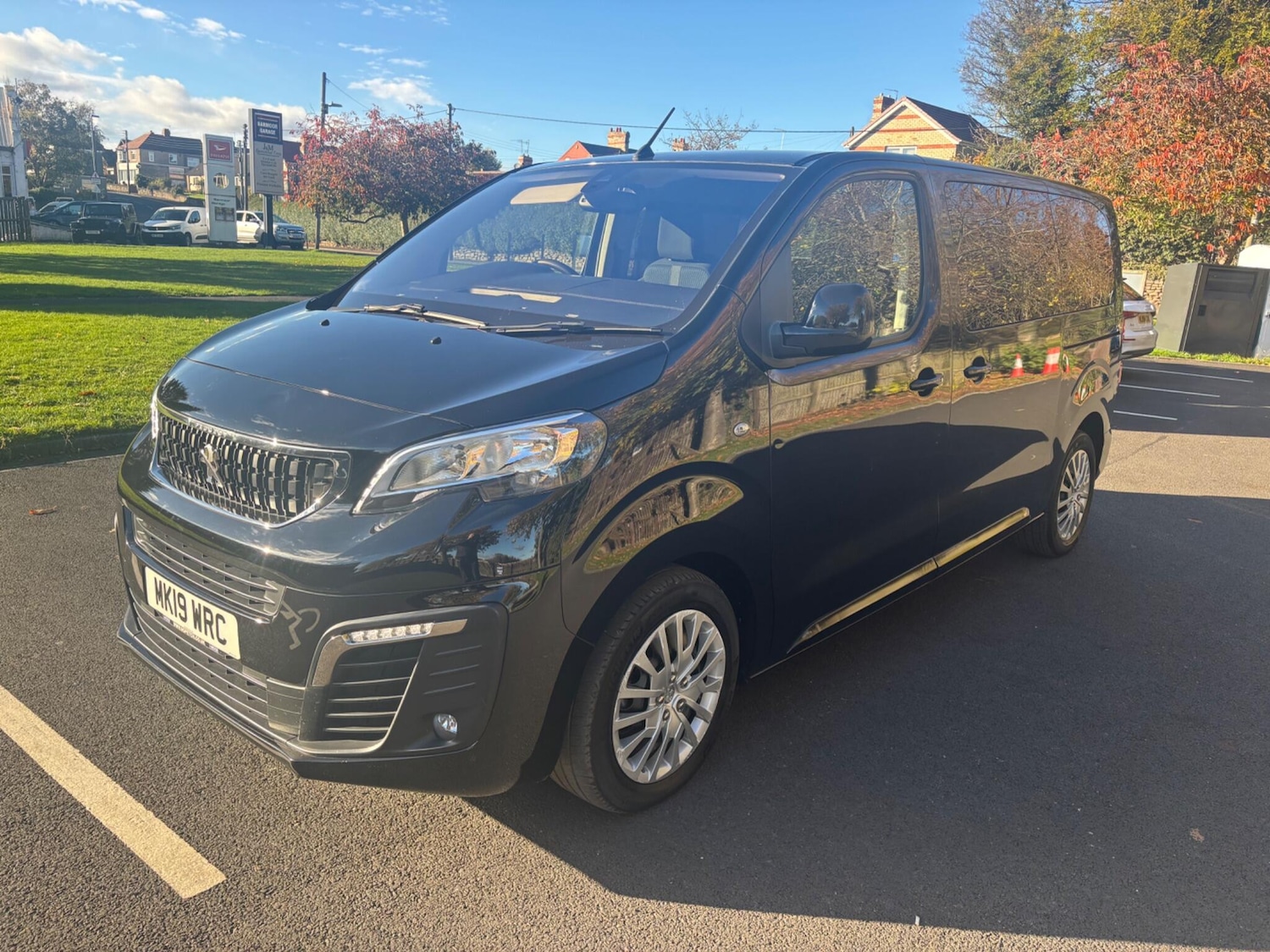 Used Peugeot Traveller 2019 for sale - 76388392: Photo 3