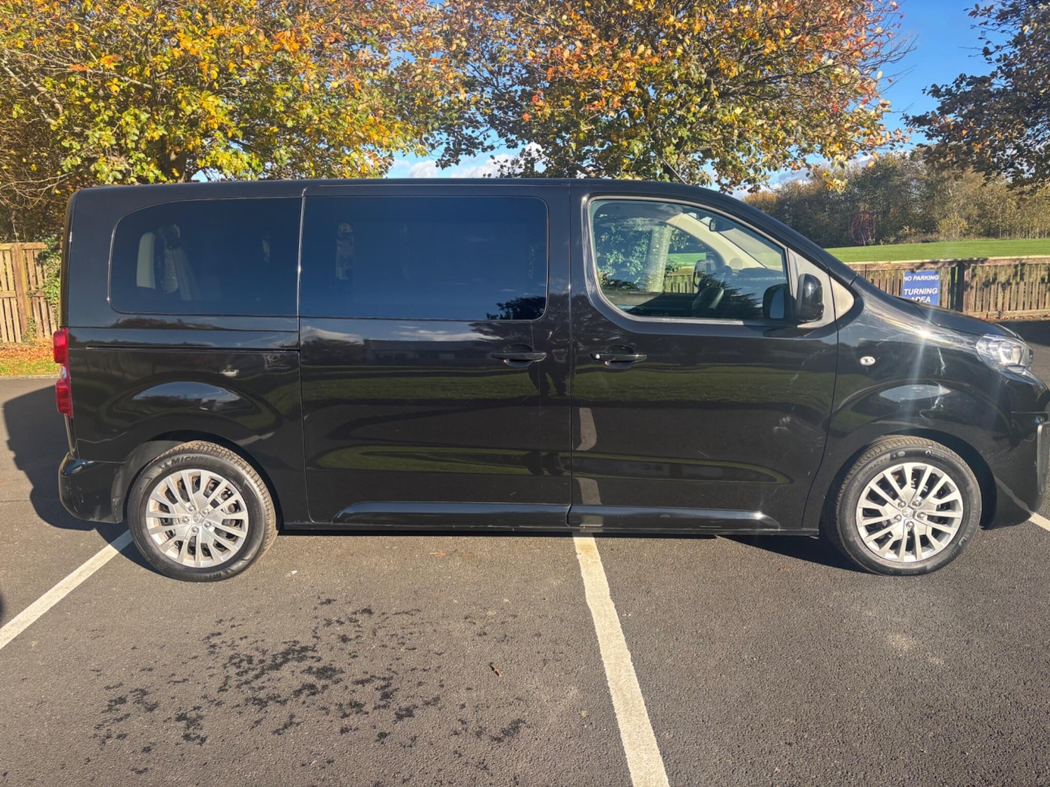 Used Peugeot Traveller 2019 for sale - 76388392: Photo 4