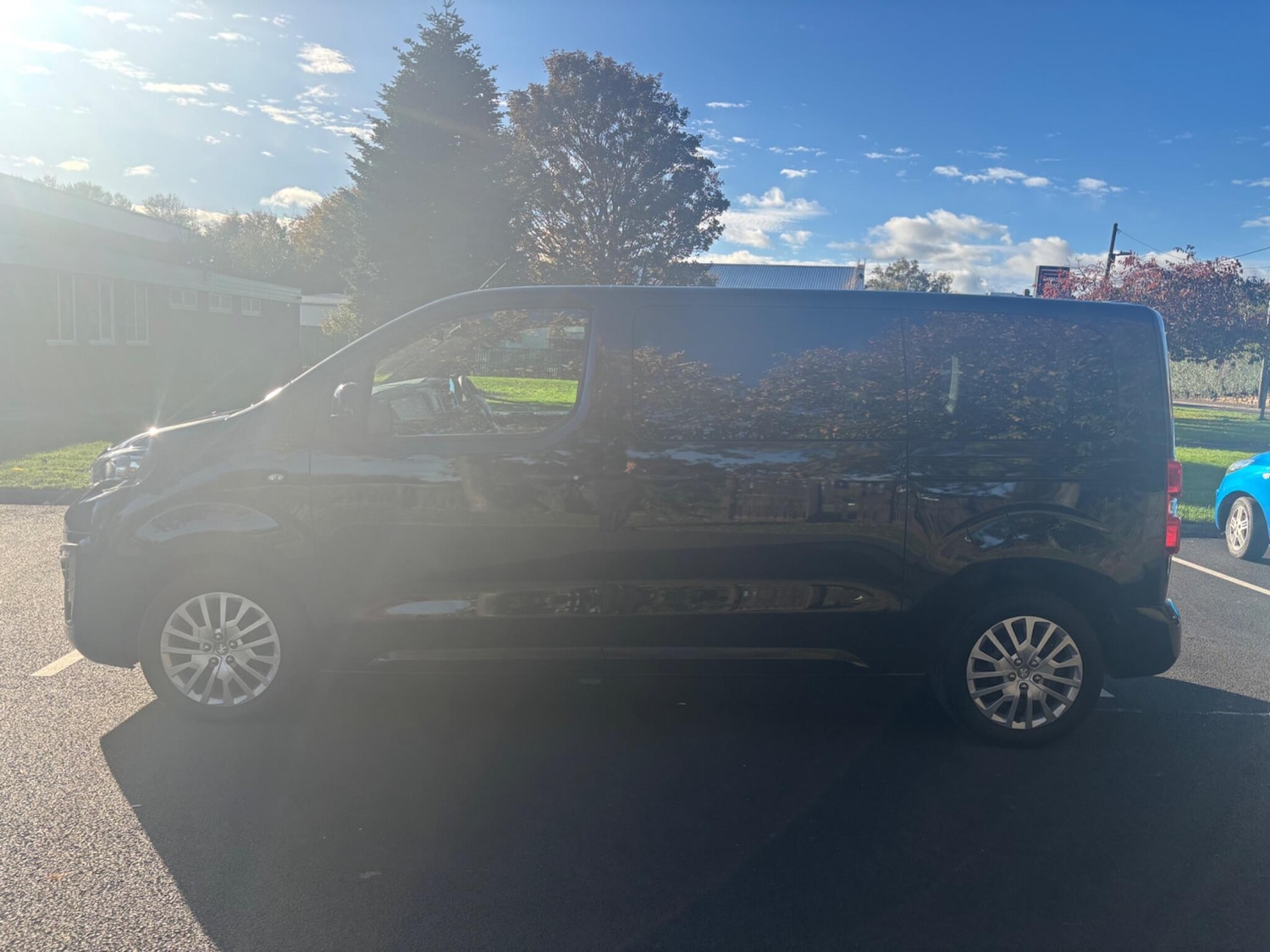 Used Peugeot Traveller 2019 for sale - 76388392: Photo 8