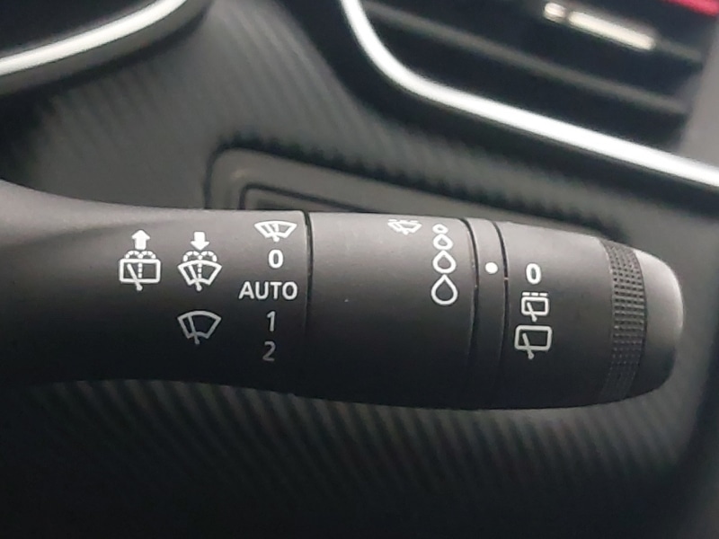 Used Renault Clio 2023 for sale - 76928420: Photo 17